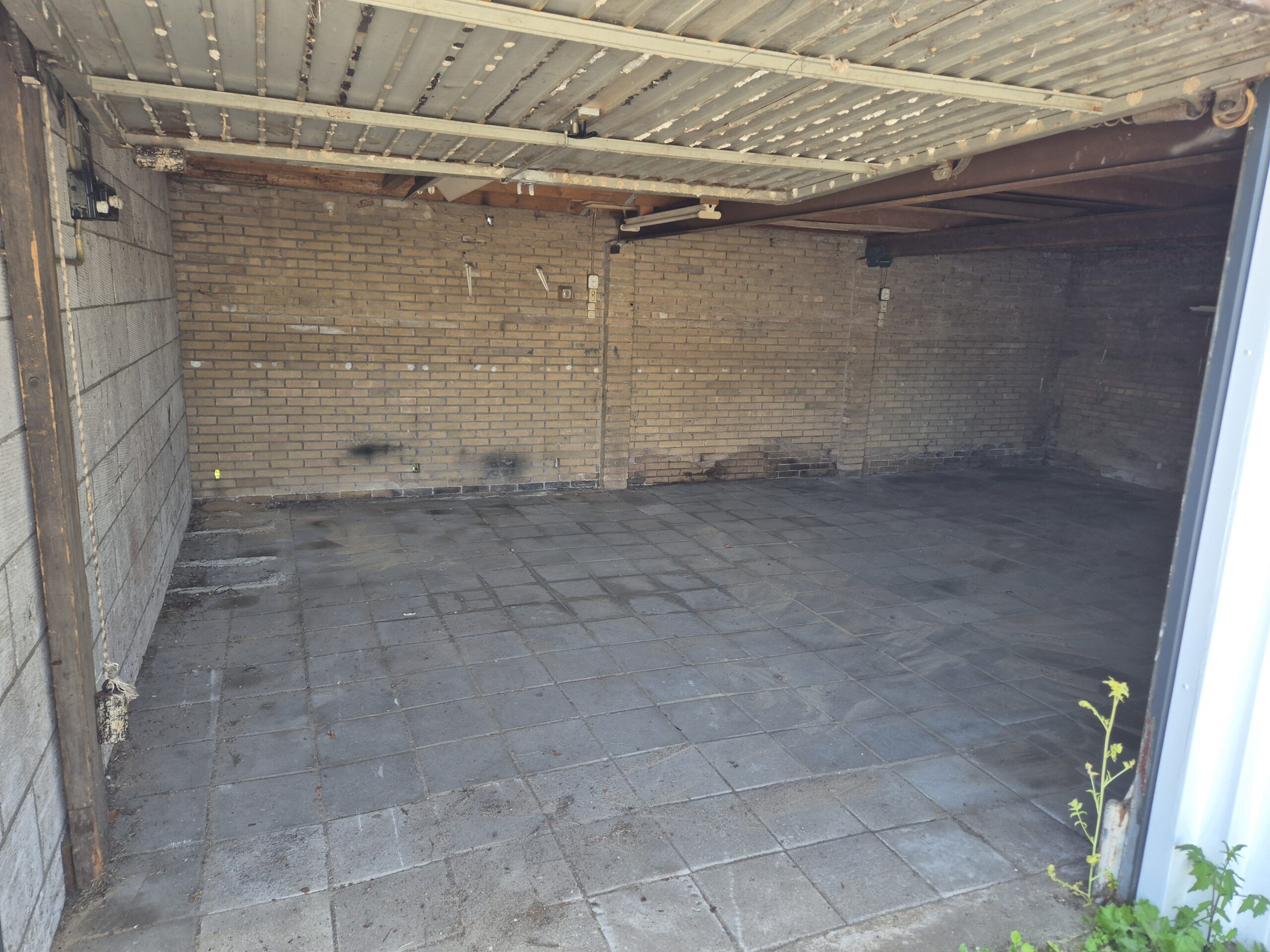 Grote garagebox te huur in Apeldoorn
